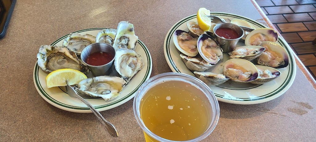 Peters Clam Bar | 600 Long Beach Rd, Island Park, NY 11558, USA | Phone: (516) 432-0505