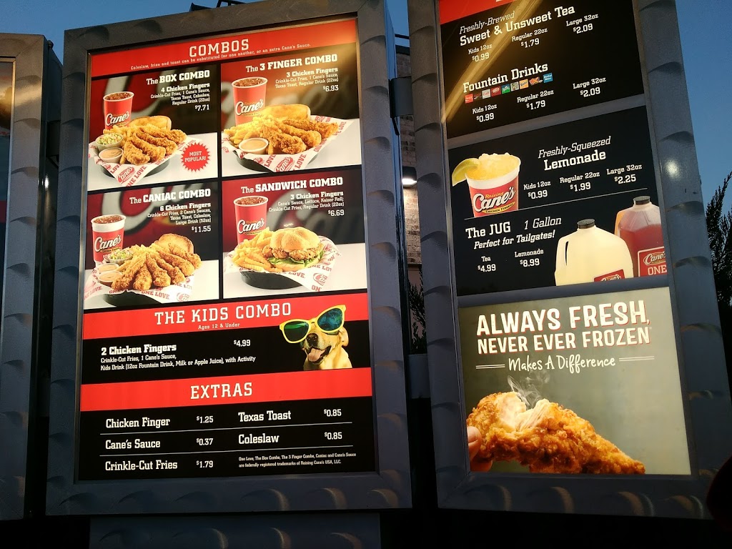 Raising Canes Chicken Fingers | 1600 Ranch Rd 620 S, Lakeway, TX 78734, USA | Phone: (512) 263-2955