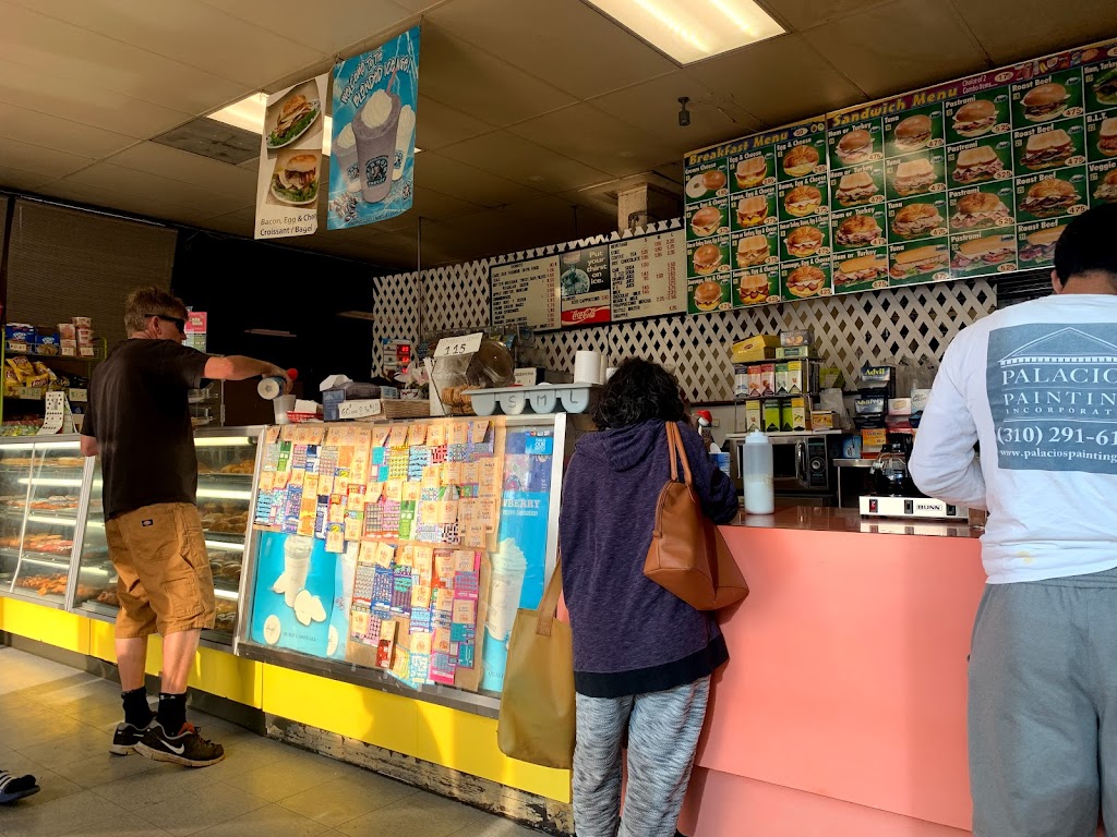 House of Donuts | 15341 Hawthorne Blvd, Lawndale, CA 90260, USA | Phone: (310) 675-9493