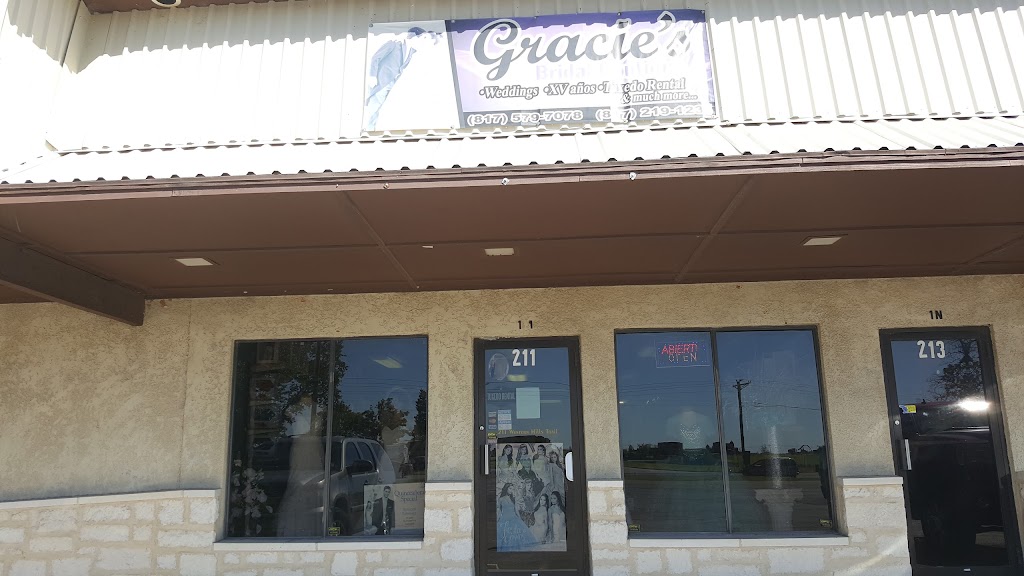 Gracies Bridal Boutique | 211 Western Hills Trail, Granbury, TX 76049, USA | Phone: (817) 579-7078