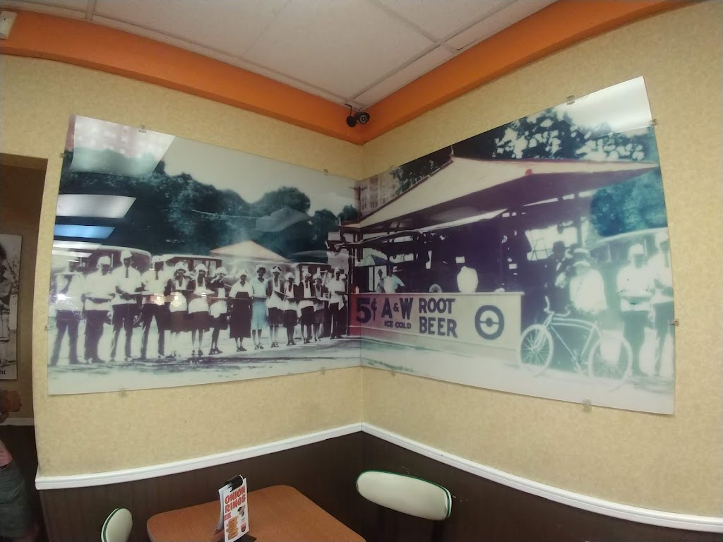 A&W Restaurant | 1200 N Monroe St, Monroe, MI 48162, USA | Phone: (734) 242-3330