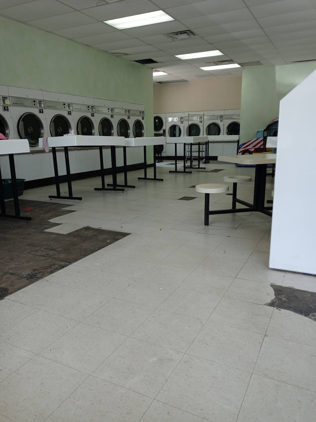 Rainbow Laundry | 2801 N Main St, High Point, NC 27265, USA | Phone: (336) 869-9274