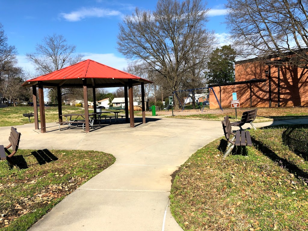 West Charlotte Neighborhood Park | 2401 Kendall Dr, Charlotte, NC 28216, USA | Phone: (704) 432-4280