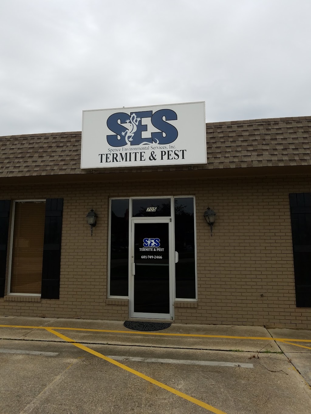 SES Termite & Pest | 705 Memorial Blvd, Picayune, MS 39466, USA | Phone: (601) 749-2466