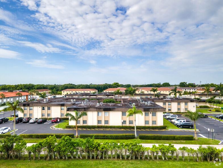 Lauder Ridge Garden Apartments | 5600 SW 12th St, North Lauderdale, FL 33068, USA | Phone: (954) 971-0345