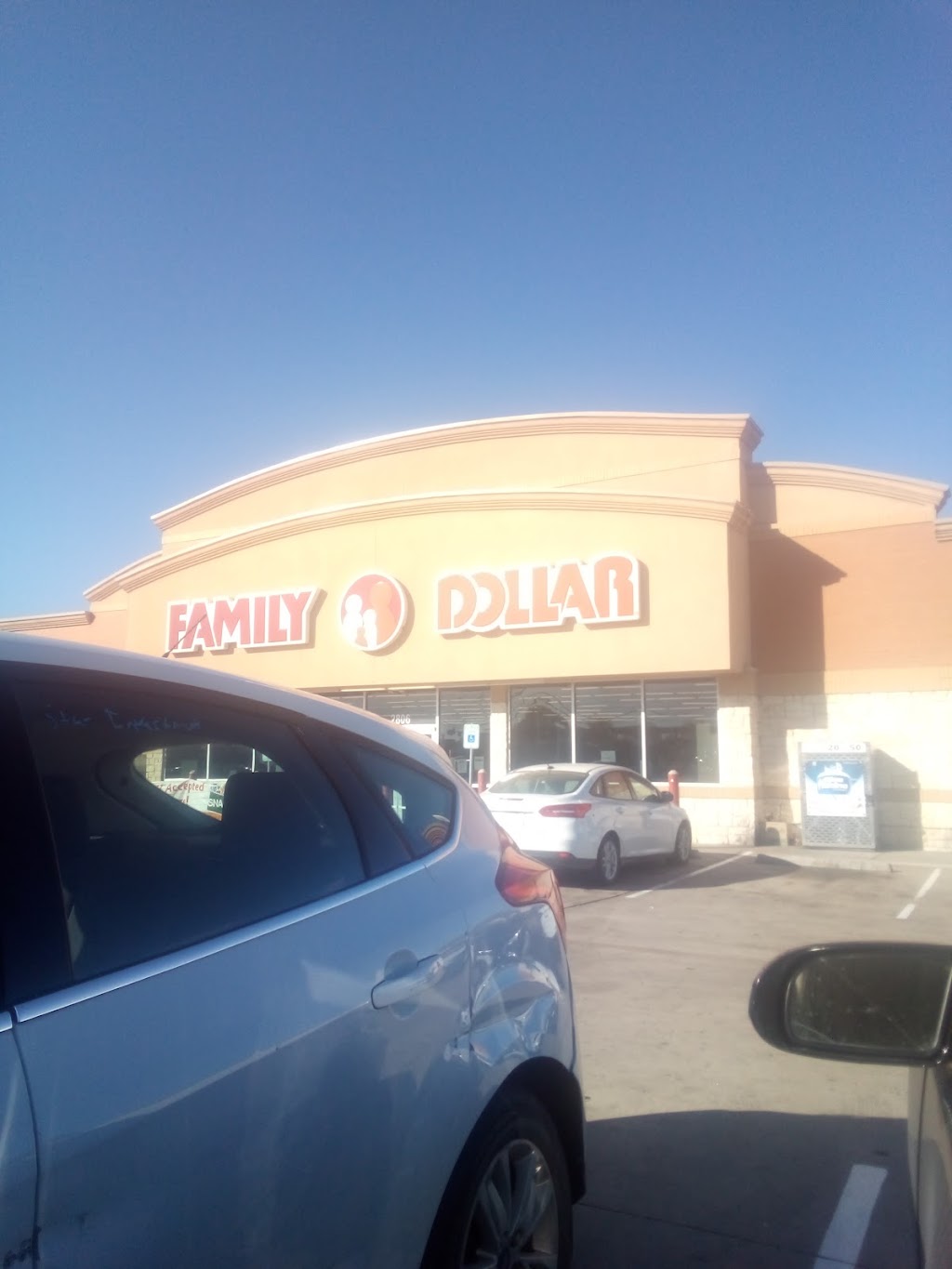 Family Dollar | 2806 NE Green Oaks Blvd, Grand Prairie, TX 75050, USA | Phone: (682) 375-2049