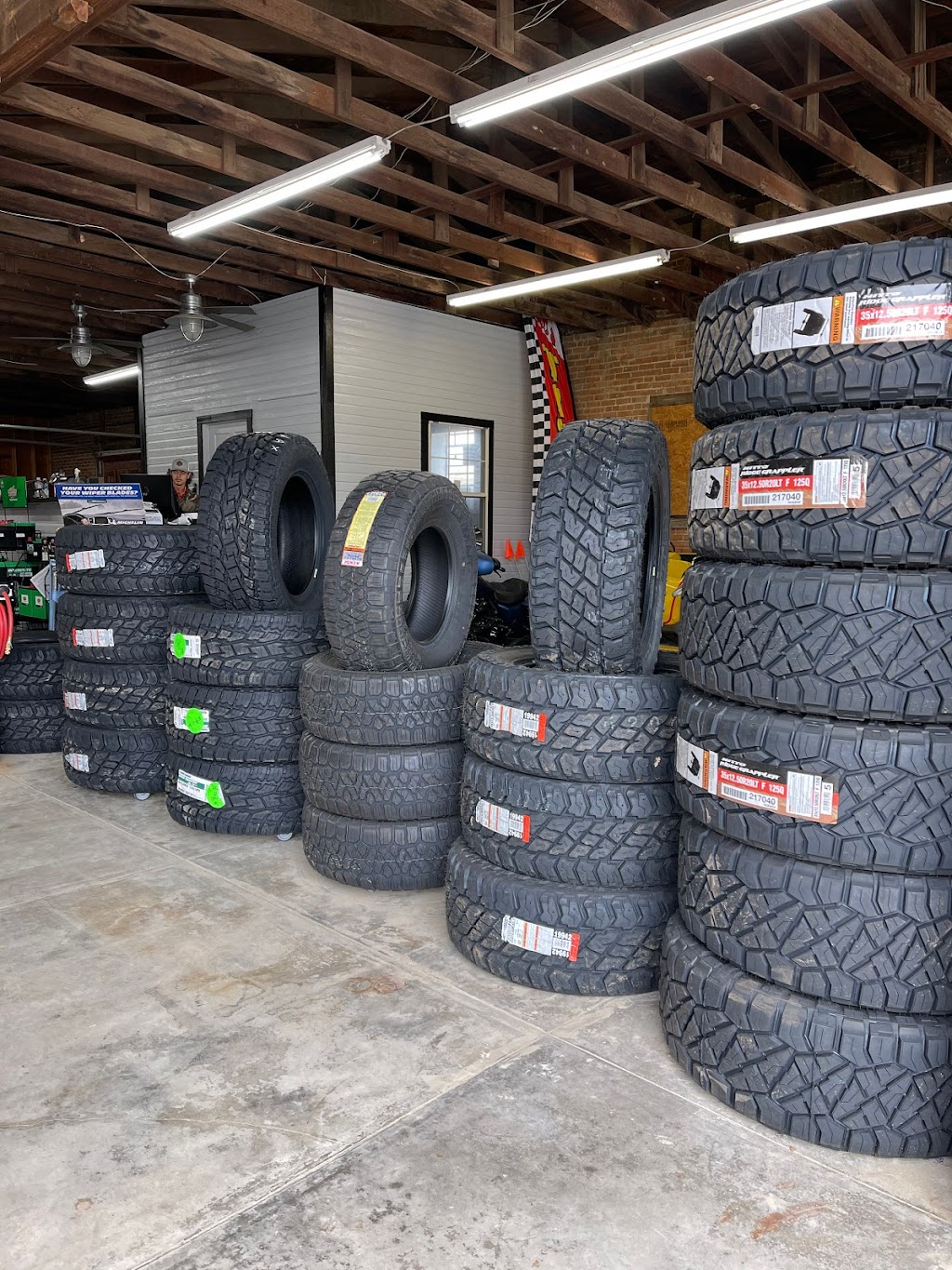 Big Wheel And Tire | 201 N Main St, Maypearl, TX 76064, USA | Phone: (972) 435-7926