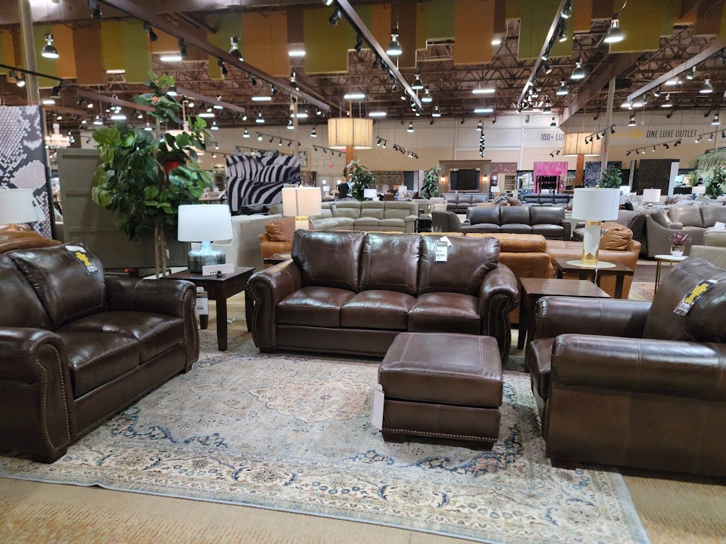 The Dump Furniture Outlet | 1345 W Elliot Rd, Tempe, AZ 85284, USA | Phone: (480) 403-9800