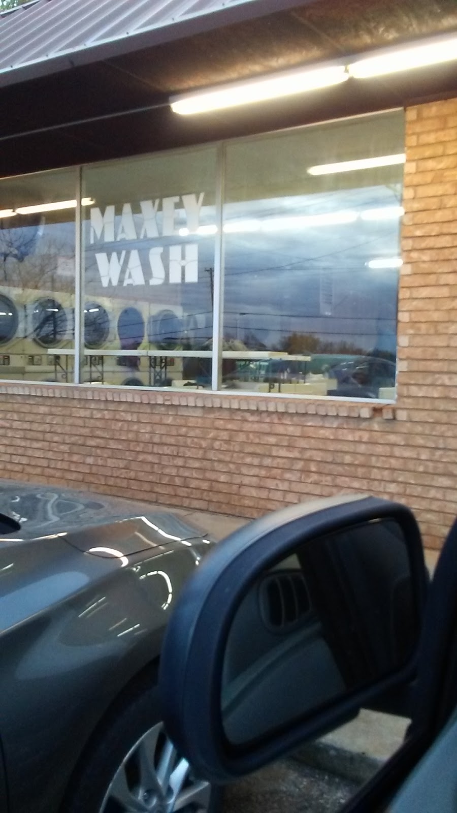 Maxey Wash | 8405 NE 10th St, Midwest City, OK 73110, USA | Phone: (405) 225-7401