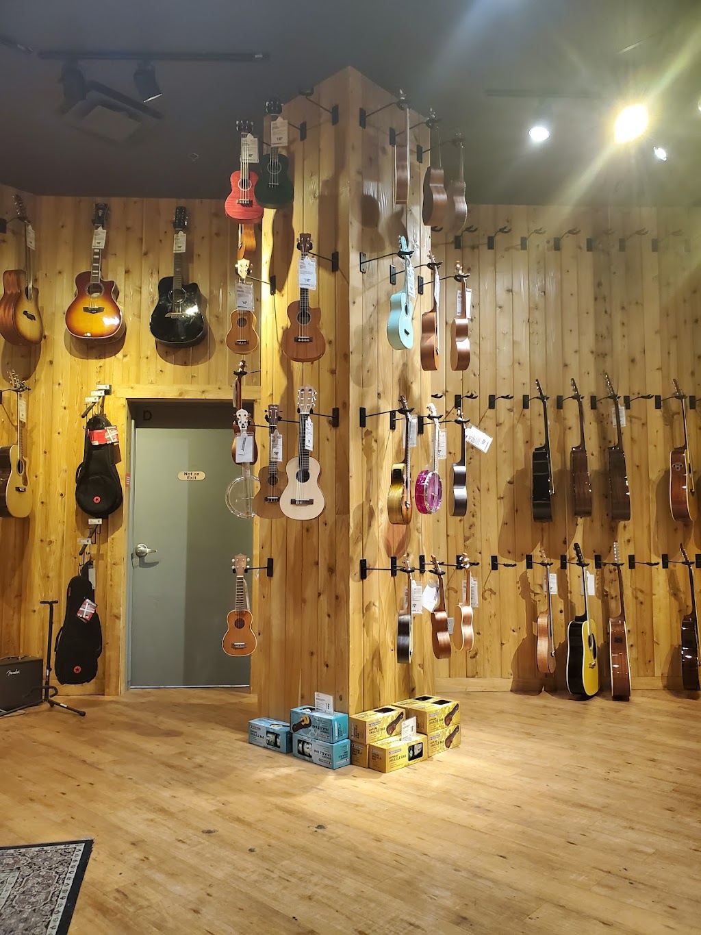 Guitar Center | 20 City Blvd W Suite 907D, Orange, CA 92868, USA | Phone: (714) 385-9607