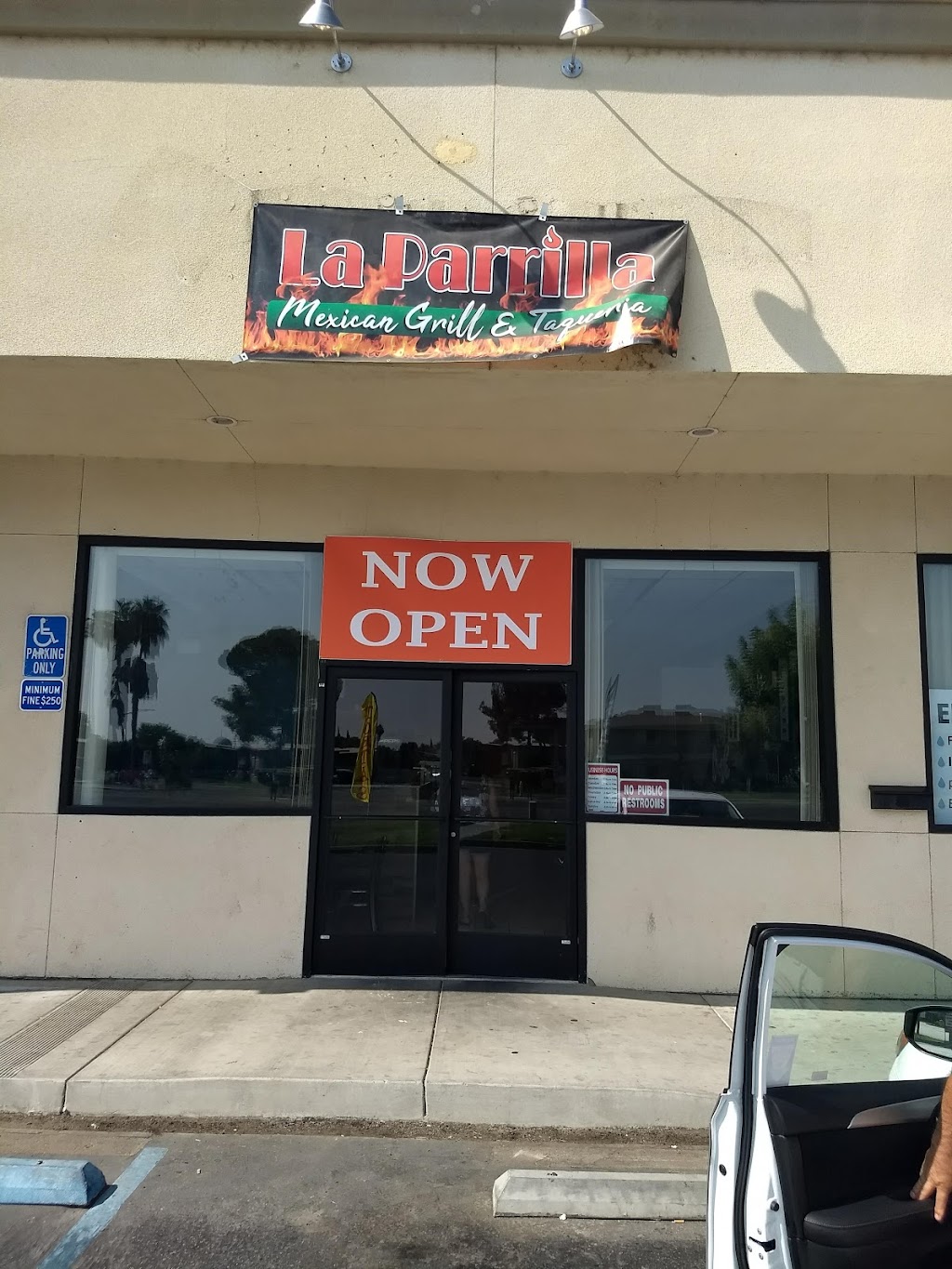 La Parrilla Mexican Grill & Taqueria | 150 E Hanford Armona Rd, Lemoore, CA 93245, USA | Phone: (559) 817-5240