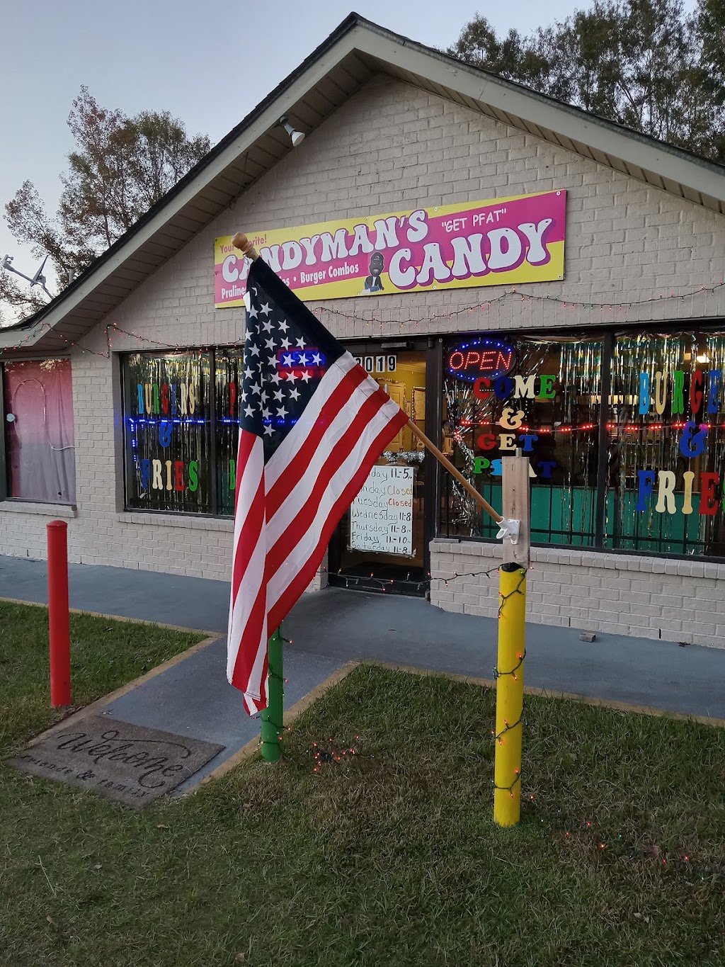 CandyMans homemade burgers and Brews | 112 Elizabeth St, Picayune, MS 39466, USA | Phone: (601) 215-3970