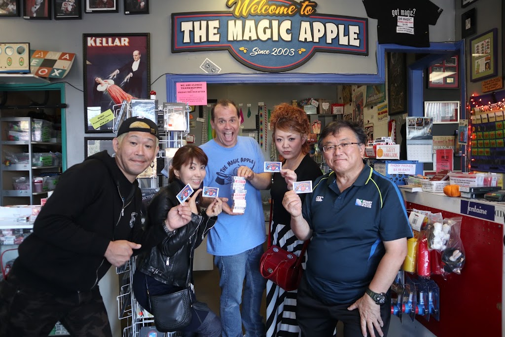 The Magic Apple | 11390 Ventura Blvd, Studio City, CA 91604, USA | Phone: (818) 508-9921