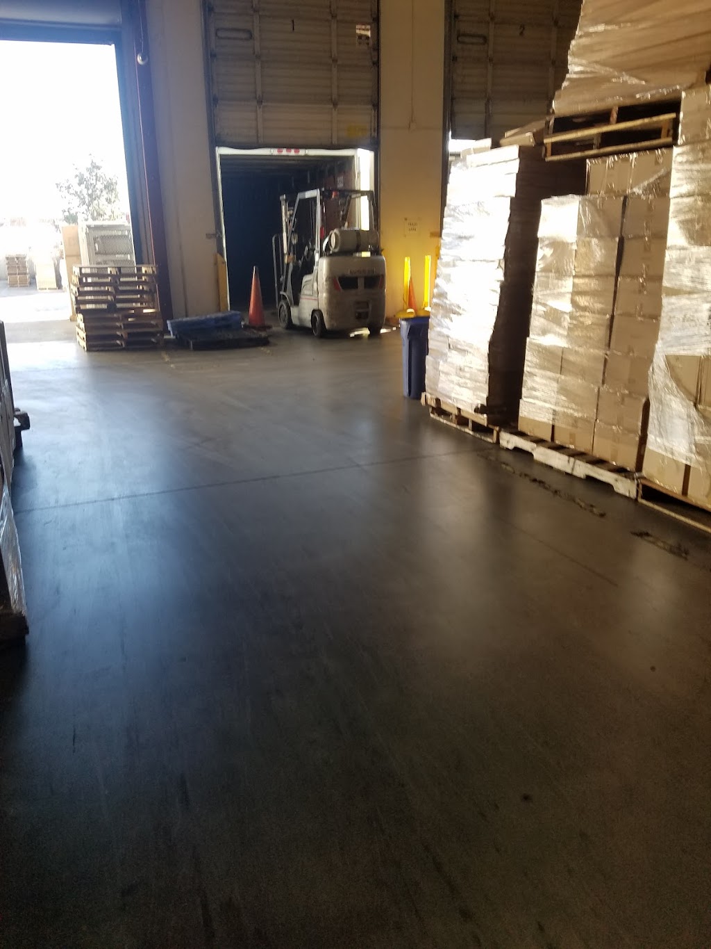 Logistic Edge LLC | 1351 Railroad St #102, Corona, CA 92882, USA | Phone: (714) 997-0570