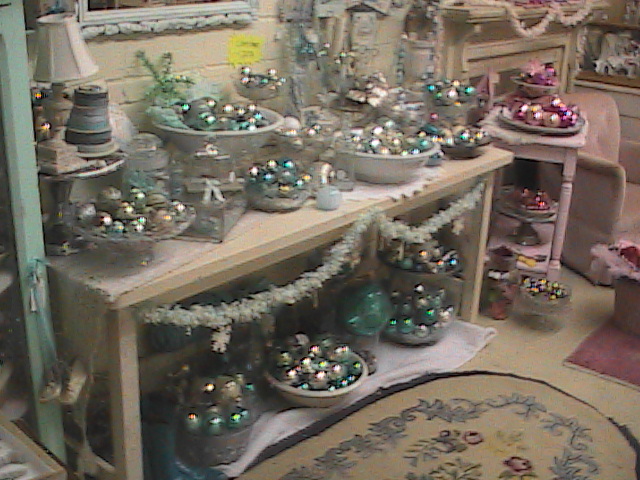 Country Garden Antiques | 147 Parkhouse St, Dallas, TX 75207, USA | Phone: (214) 741-9331