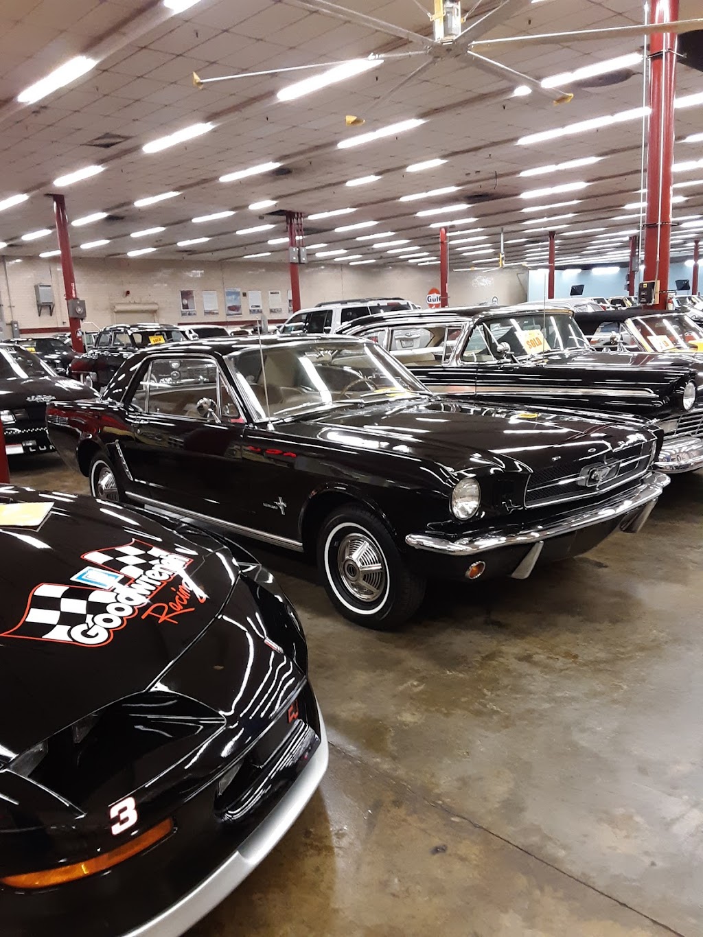 AutoBarn Classic Cars | 325 McGill Ave NW, Concord, NC 28027, USA | Phone: (800) 650-1055