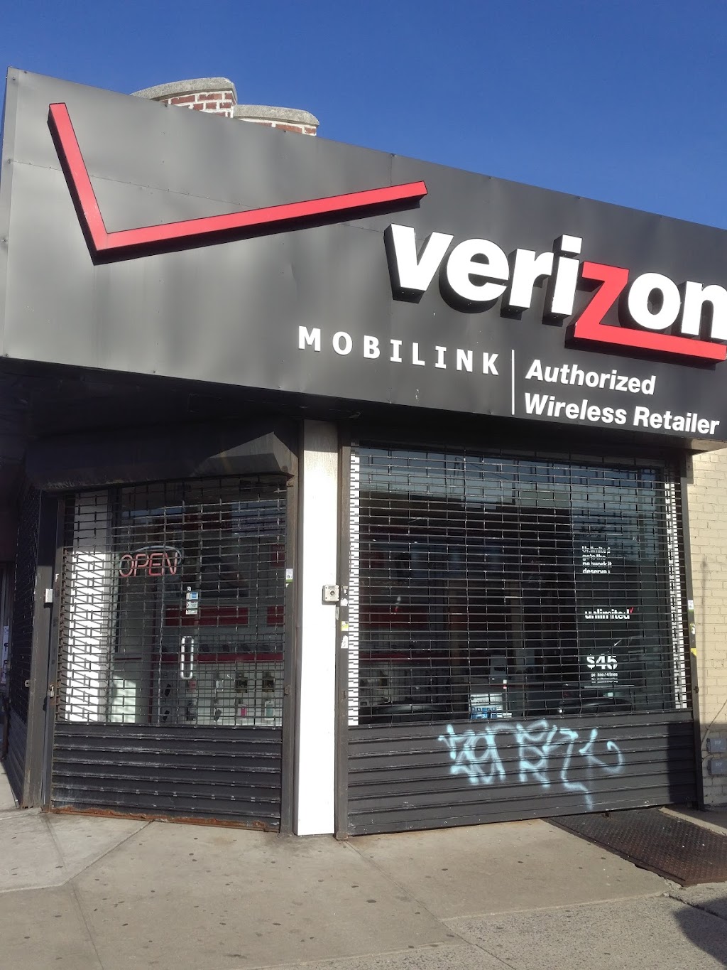 Verizon Authorized Retailer - Your Wireless | 73-02 Northern Boulevard Jackson Heights Queens, Queens, NY 11372, USA | Phone: (718) 899-7900