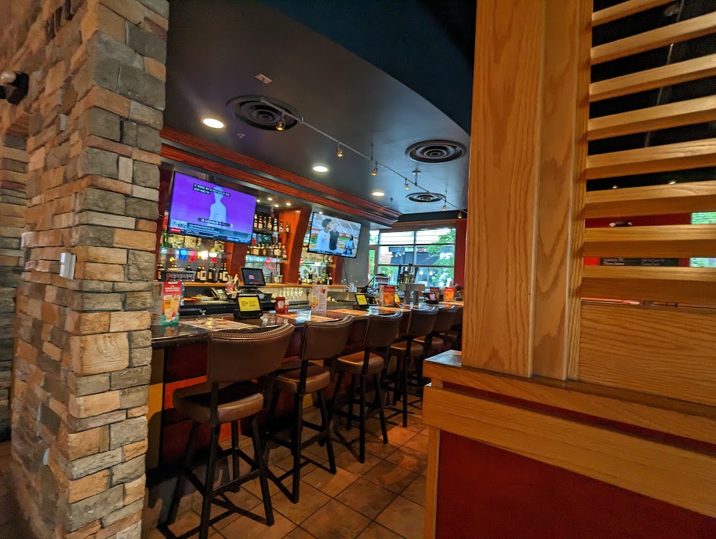 Red Robin Gourmet Burgers and Brews | 14599 Clay Terrace Blvd, Carmel, IN 46032, USA | Phone: (317) 574-0102
