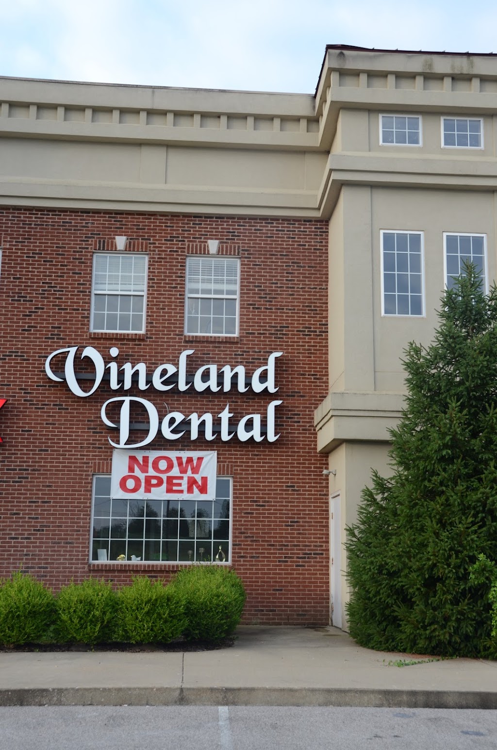 Vineland Dental Centre | 100 Vineland Centre Drive #17, Vine Grove, KY 40175, USA | Phone: (270) 877-2902