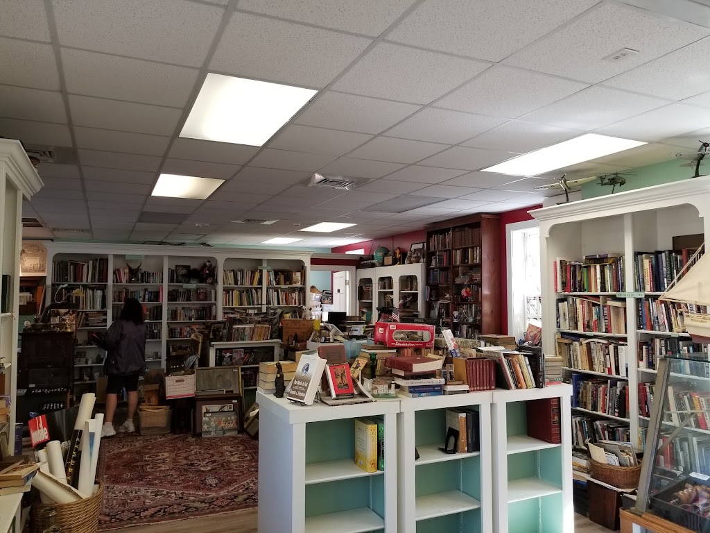 Yorktown Bookshop | 328 Water St, Yorktown, VA 23690, USA | Phone: (757) 969-6626