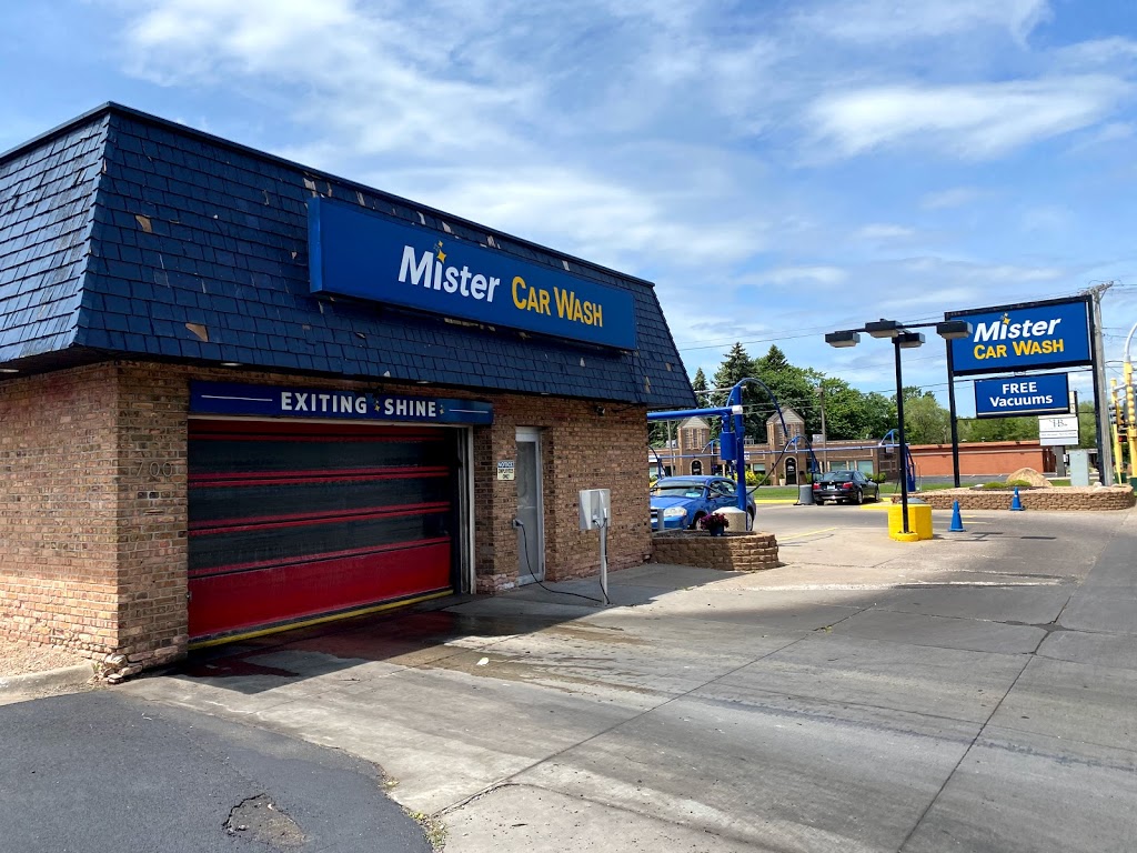 Mister Car Wash | 700 E River Rd, Anoka, MN 55303, USA | Phone: (763) 427-1860