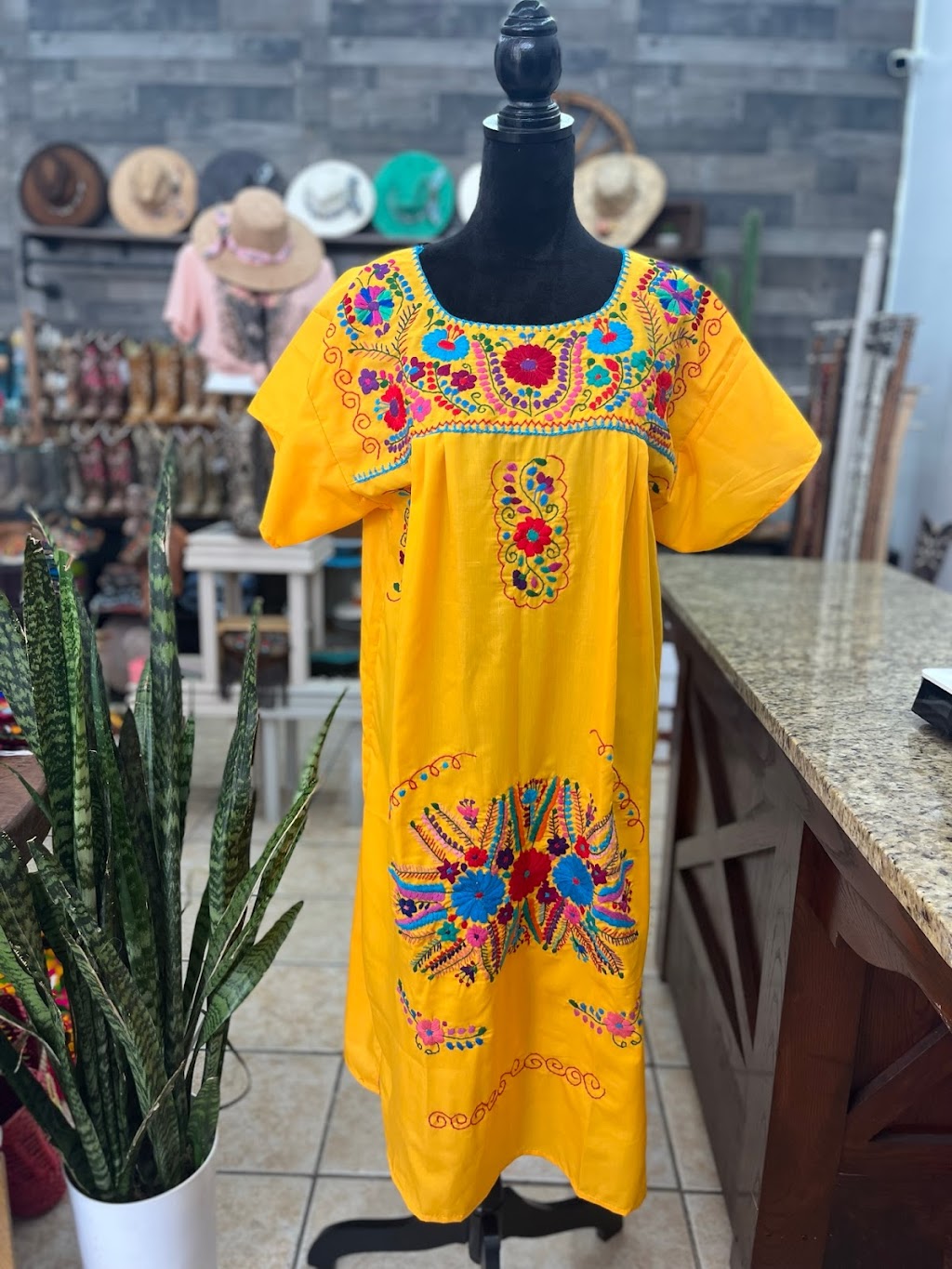 Fiesta Latina Artesanal Boutique | 1095 Windy Hill Rd, Kyle, TX 78640, USA | Phone: (512) 893-9598