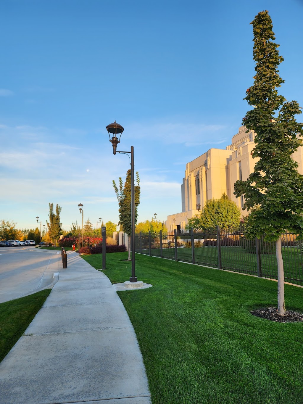 Meridian Idaho Temple | 7355 N Linder Rd, Meridian, ID 83646, USA | Phone: (208) 957-7300