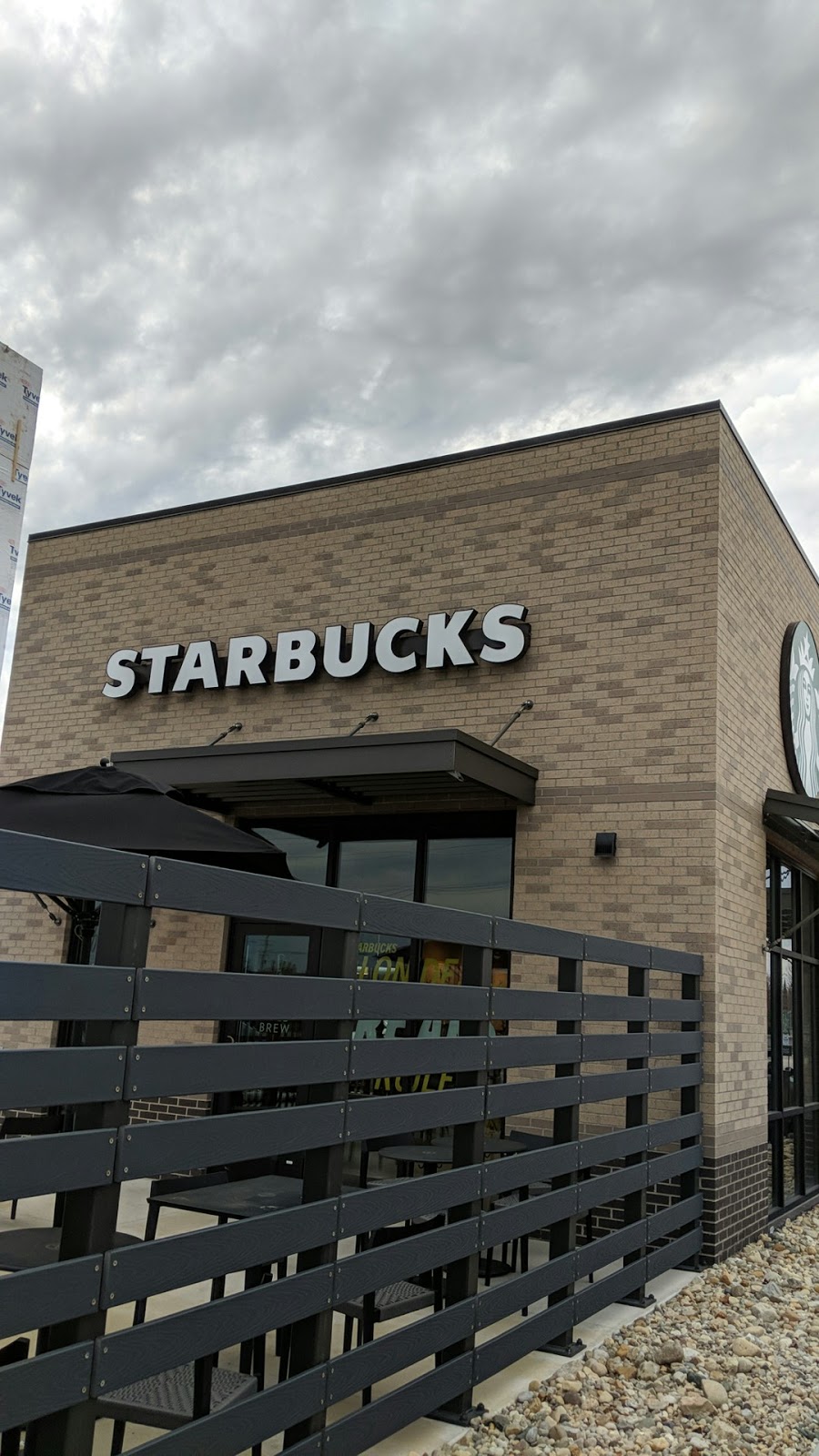 Starbucks | 6105 Center Grove Rd, Edwardsville, IL 62025, USA | Phone: (618) 659-8690