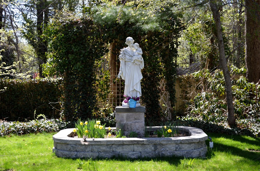 St. Pius V Chapel | 8 Pond Pl, Oyster Bay Cove, NY 11771, USA | Phone: (516) 922-5430