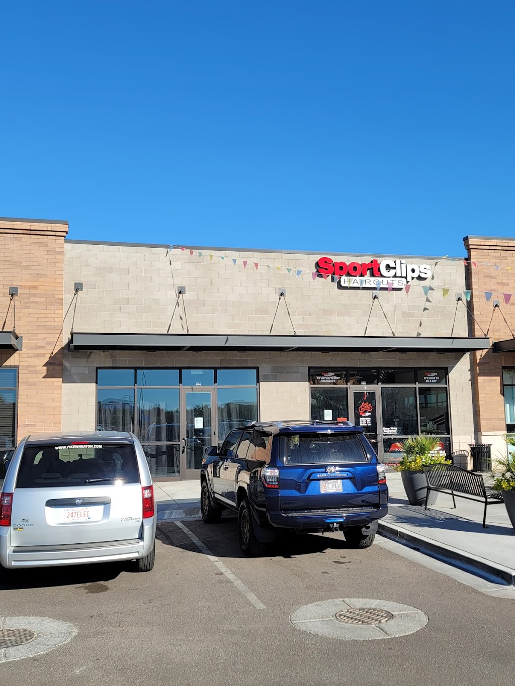 Sport Clips Haircuts of Queen Creek - Ellsworth | 20311 S Ellsworth Rd Suite 105, Queen Creek, AZ 85142, USA | Phone: (480) 564-1020