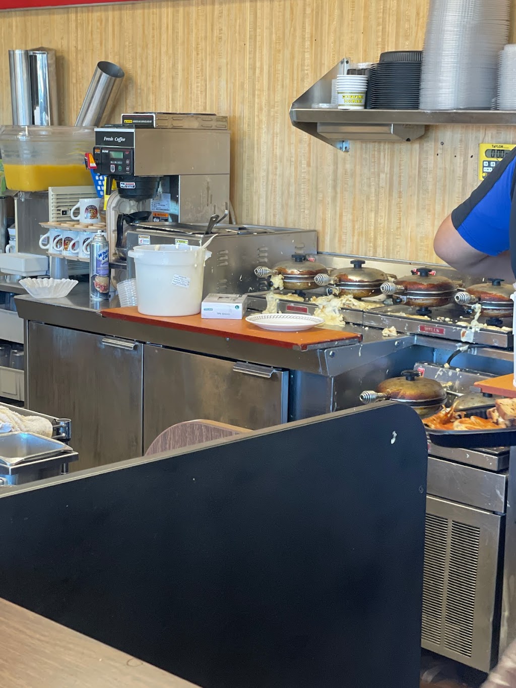 Waffle House | 2915 LAWRENCEVILLE, Suwanee, GA 30024, USA | Phone: (770) 271-3757