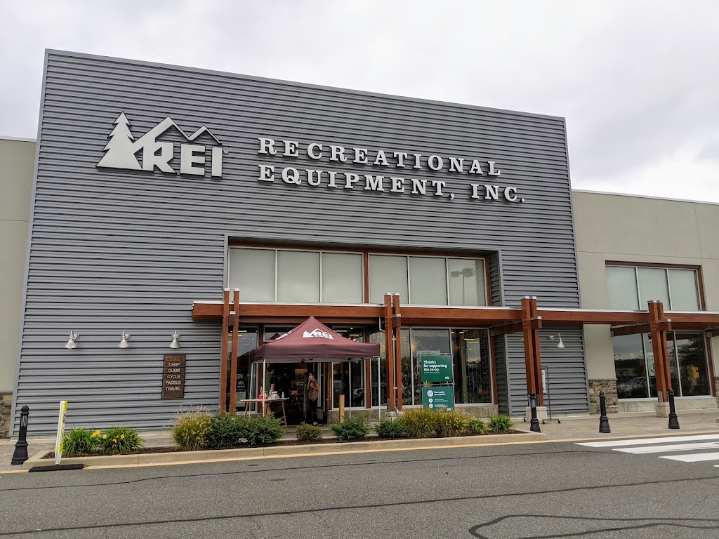 REI | 2300 Fashion Center Blvd, Newark, DE 19702, USA | Phone: (302) 369-1938