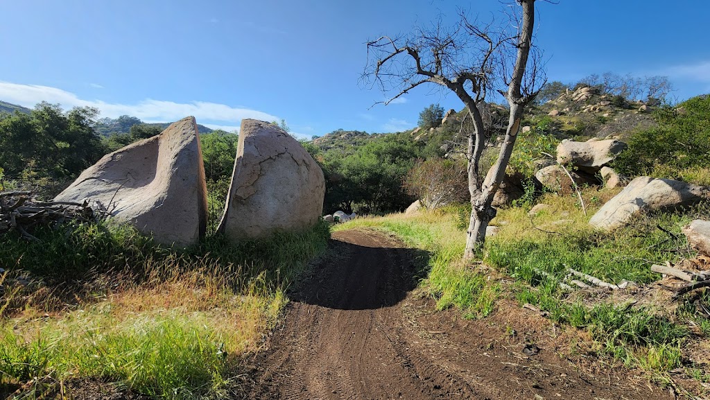 Splitrock Farm | 39032 Harris Trl, Fallbrook, CA 92028, USA | Phone: (760) 884-0432