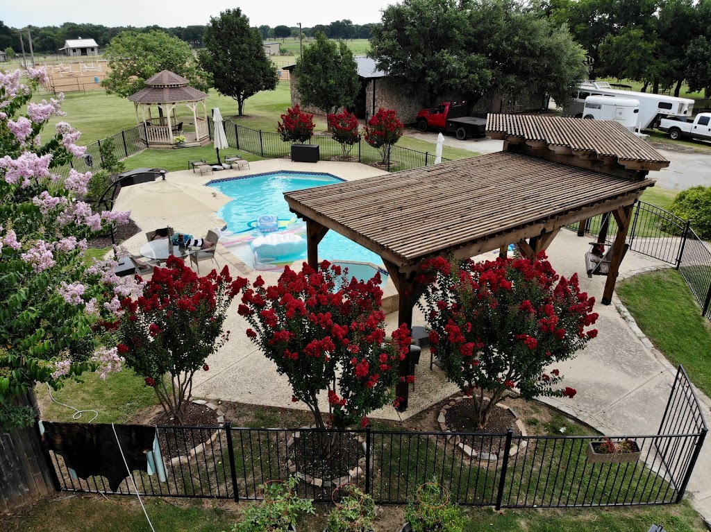 Walking Tall Ranch | 9940 Cole Rd, Pilot Point, TX 76258, USA | Phone: (817) 368-5204