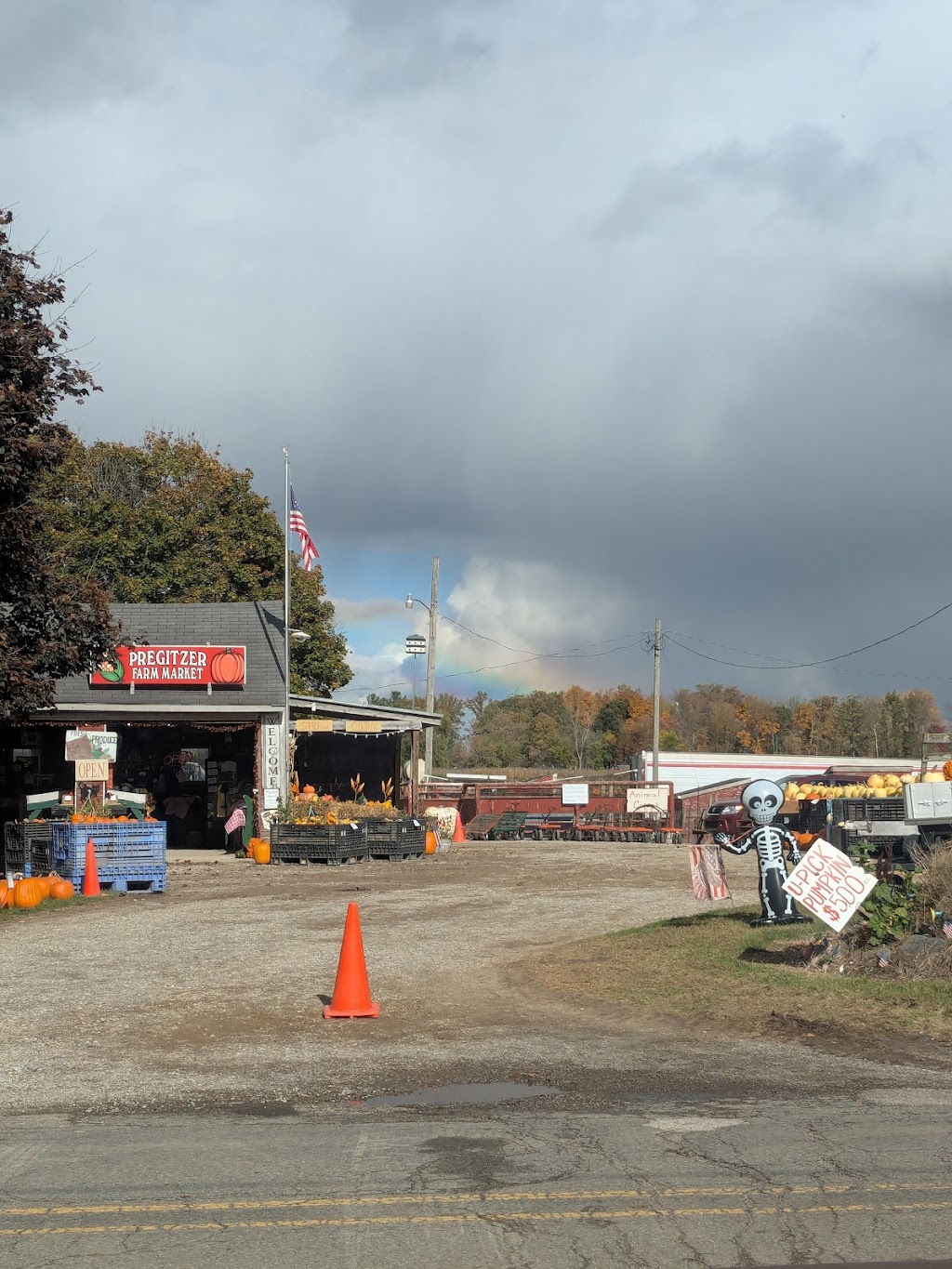 Pregitzer Farm Market, Llc | 6870 Territorial Rd, Munith, MI 49259, USA | Phone: (517) 240-4600