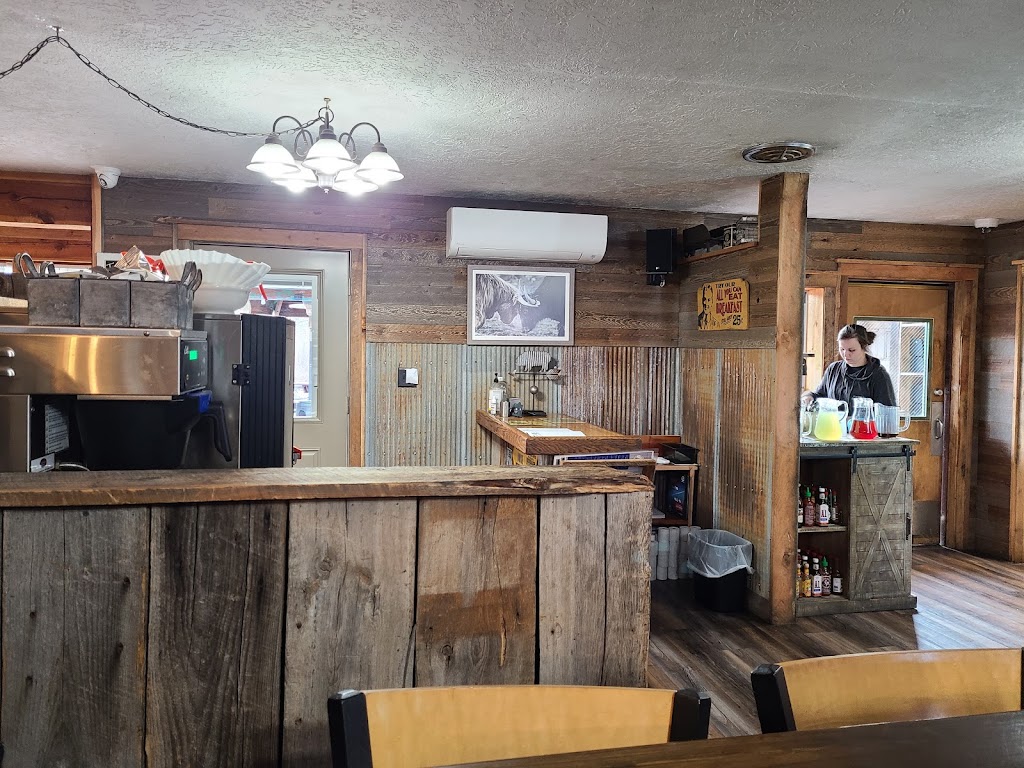 Locking Horns Riverside Restaurant | 101 Payette River Ave, Horseshoe Bend, ID 83629 | Phone: (208) 793-2651