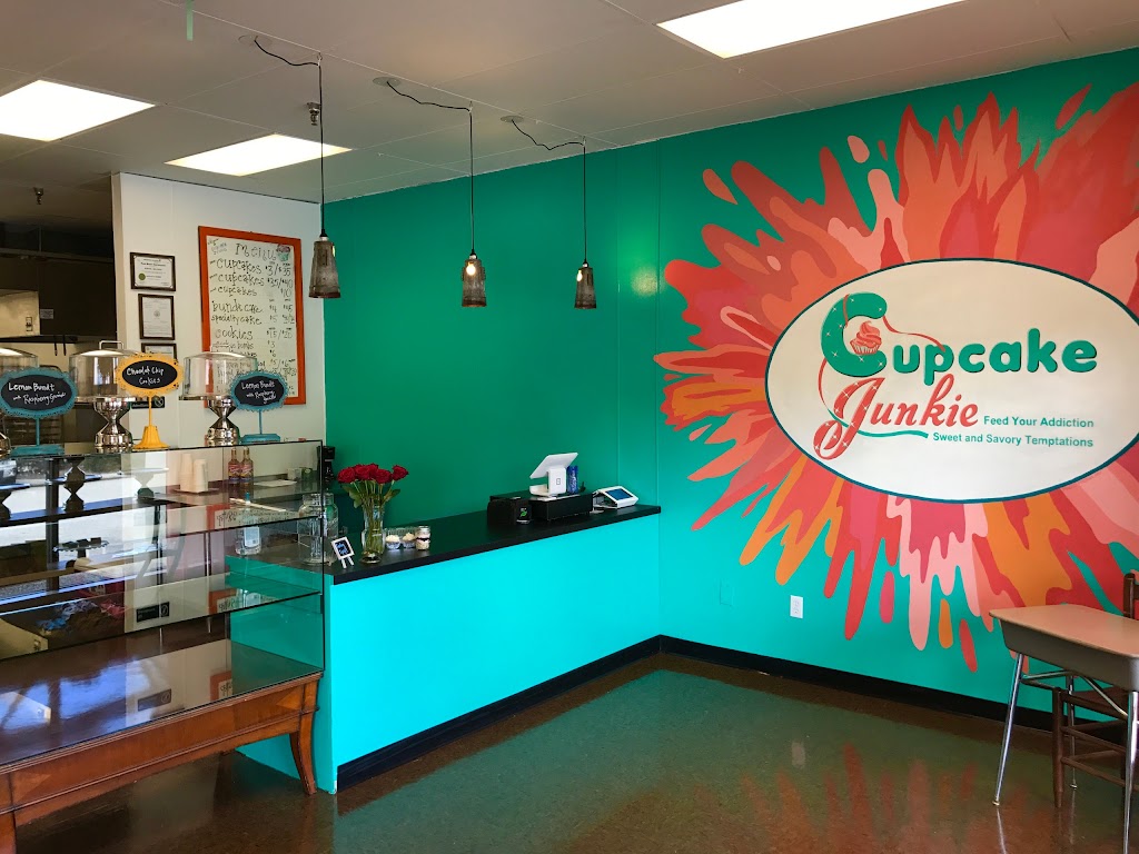 Cupcake Junkie | 12240 Coursey Blvd, Baton Rouge, LA 70816, USA | Phone: (225) 421-1995