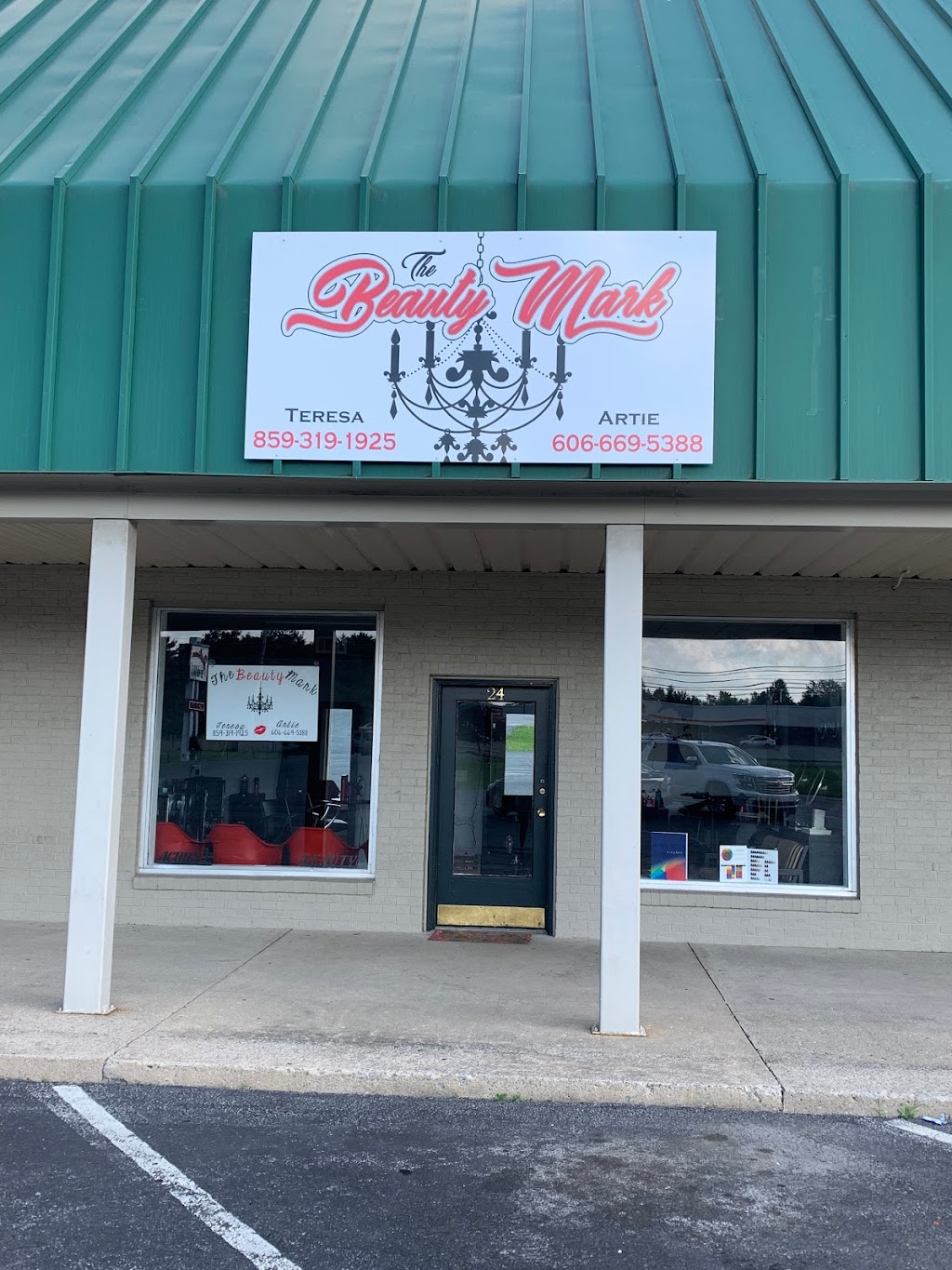 The Beauty Mark | 1000 E Lexington Ave #24, Danville, KY 40422, USA | Phone: (859) 319-1925