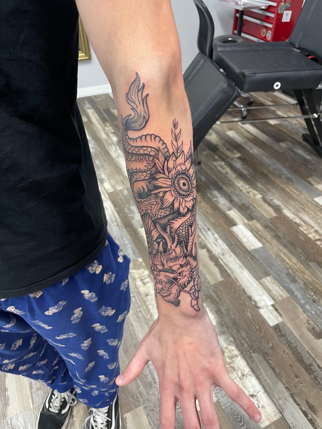 Mesmerized Tattoo Studio | 18612 Cortez Blvd, Brooksville, FL 34601, USA | Phone: (352) 593-4220