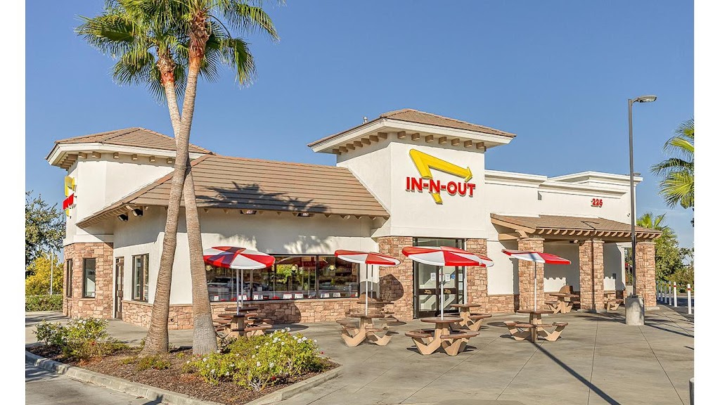 In-N-Out Burger | 225 Placerville Rd, Folsom, CA 95630, USA | Phone: (800) 786-1000