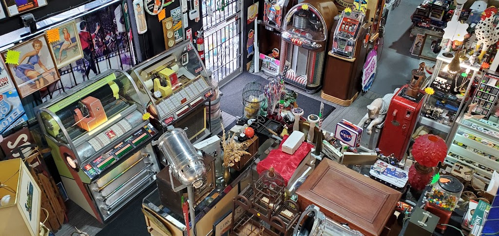 Old Maple Valley Antiques & Collectibles | 21635 Renton-Maple Valley Rd, Maple Valley, WA 98038, USA | Phone: (425) 432-9575