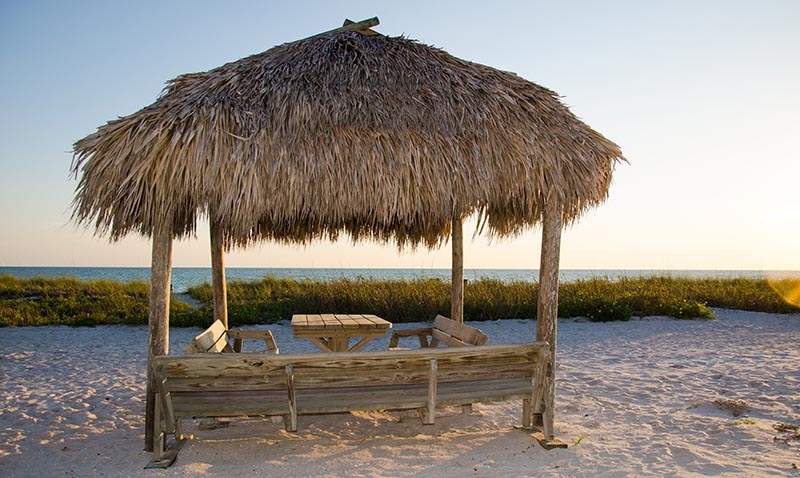 Casa Del Mar Beach Resort on Longboat Key | 4621 Gulf of Mexico Dr, Longboat Key, FL 34228, USA | Phone: (941) 383-5549