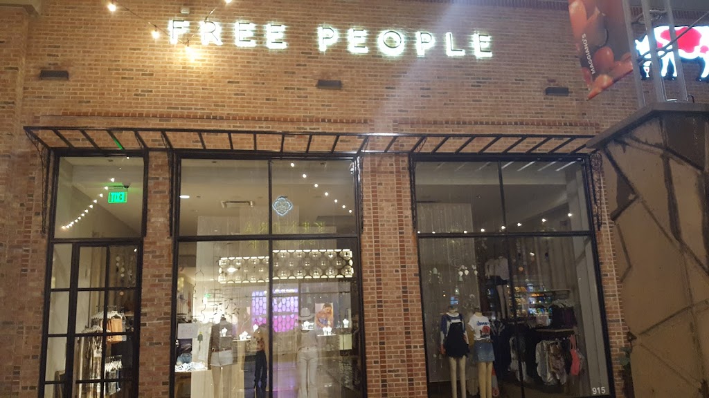 Free People | 8030 Renaissance Pkwy, Durham, NC 27713, USA | Phone: (919) 405-2827