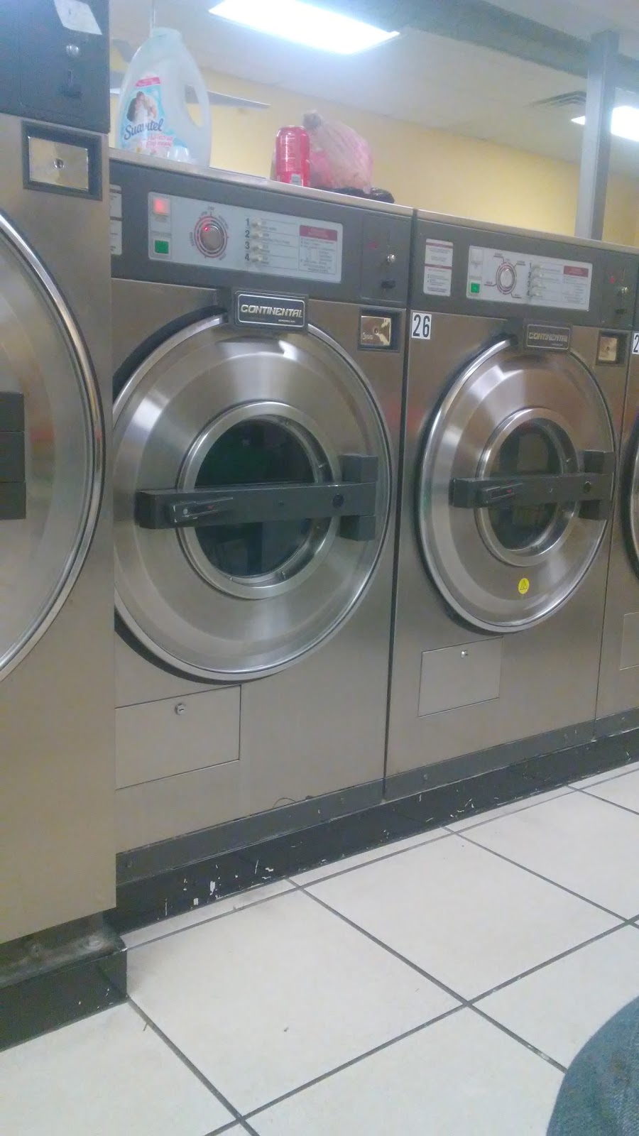 Crisp N Clean Laundry | 2000 Clinton Ave, Fort Worth, TX 76164, USA | Phone: (817) 677-8882