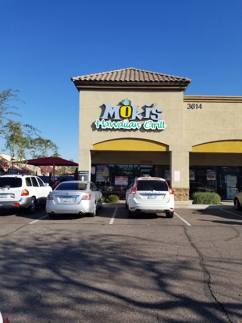 Mokis Hawaiian Grill | 3614 E Southern Ave, Mesa, AZ 85206, USA | Phone: (480) 830-6654