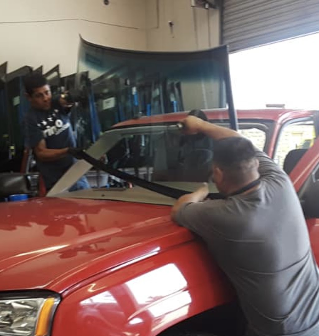 Auto Glass Repair of LA | 4311 Prospect Ave, Los Angeles, CA 90027, USA | Phone: (310) 919-2528