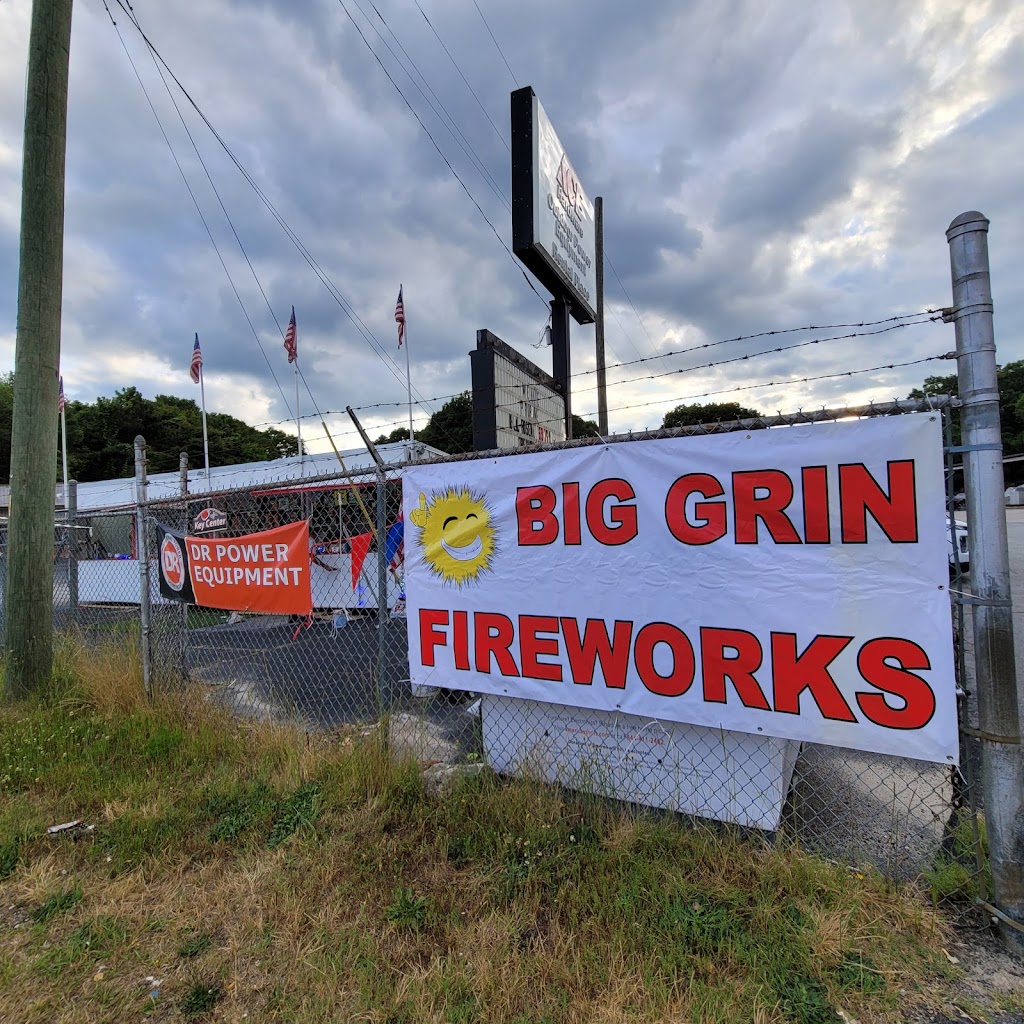 Big Grin Fireworks Seasonal Stand | 7295 Lee Rd, Lithia Springs, GA 30122, USA | Phone: (404) 561-6056