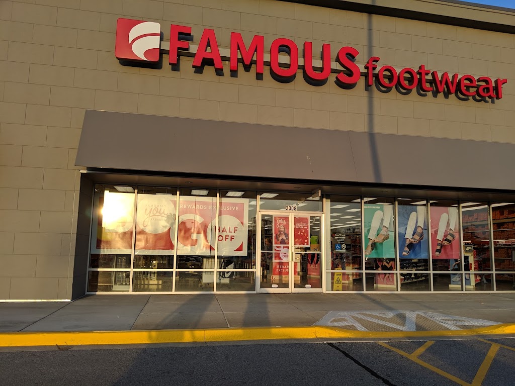 Famous Footwear | MARKET PLACE, 2306 Troy Rd, Edwardsville, IL 62025, USA | Phone: (618) 659-7063