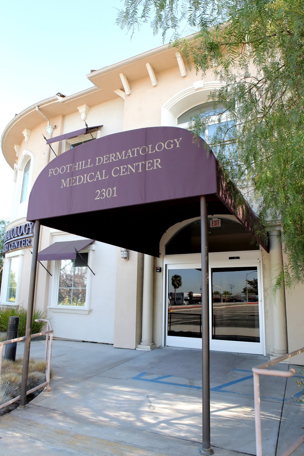 Foothill Dermatology Medical Center | 2301 E Foothill Blvd Suite 100, Glendora, CA 91740, USA | Phone: (626) 210-3928