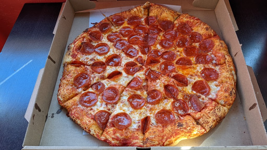 Foxs Pizza | 101 E W Main St, New Alexandria, PA 15670, USA | Phone: (724) 668-5241